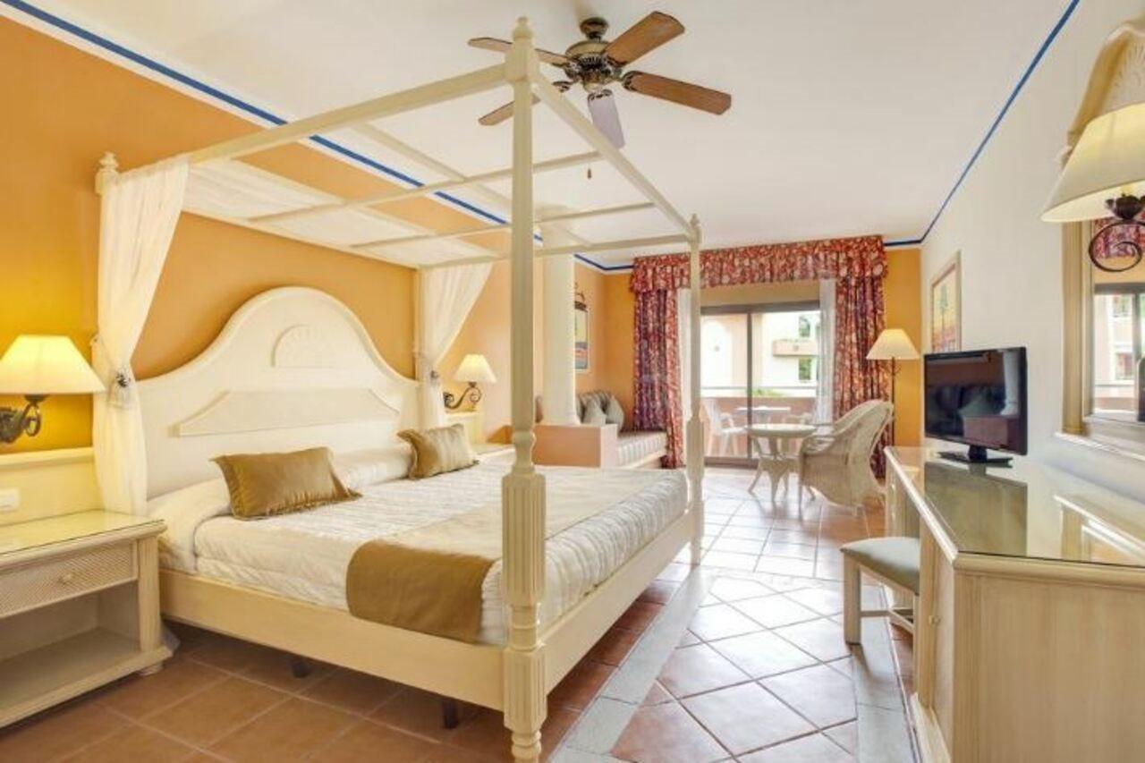 Bahia Principe Grand Bavaro - All Inclusive Punta Cana Esterno foto A room at the Iberostar Grand Hotel at Playa del Inglés, Gran Canaria