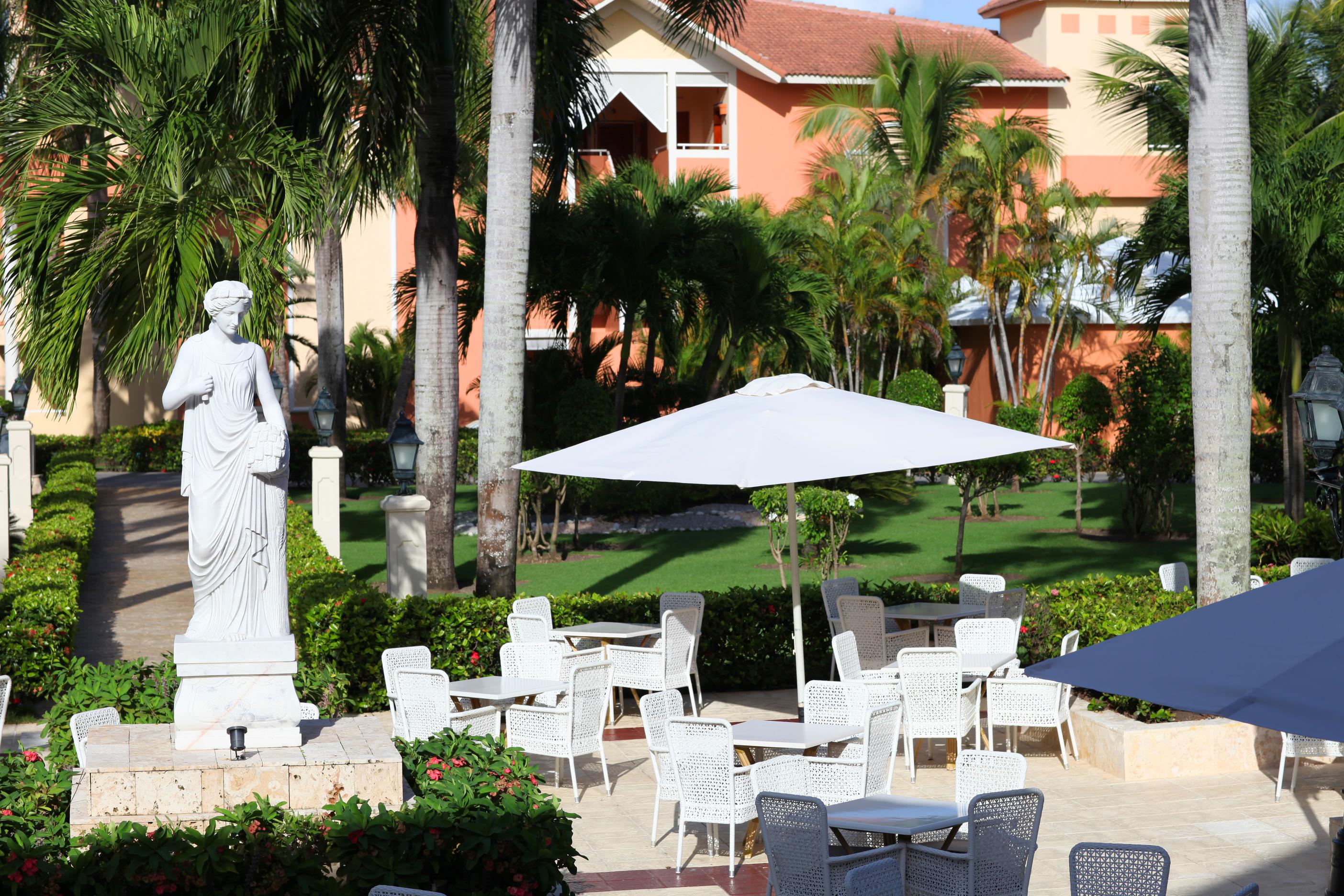 Bahia Principe Grand Bavaro - All Inclusive Punta Cana Esterno foto The resort's grounds