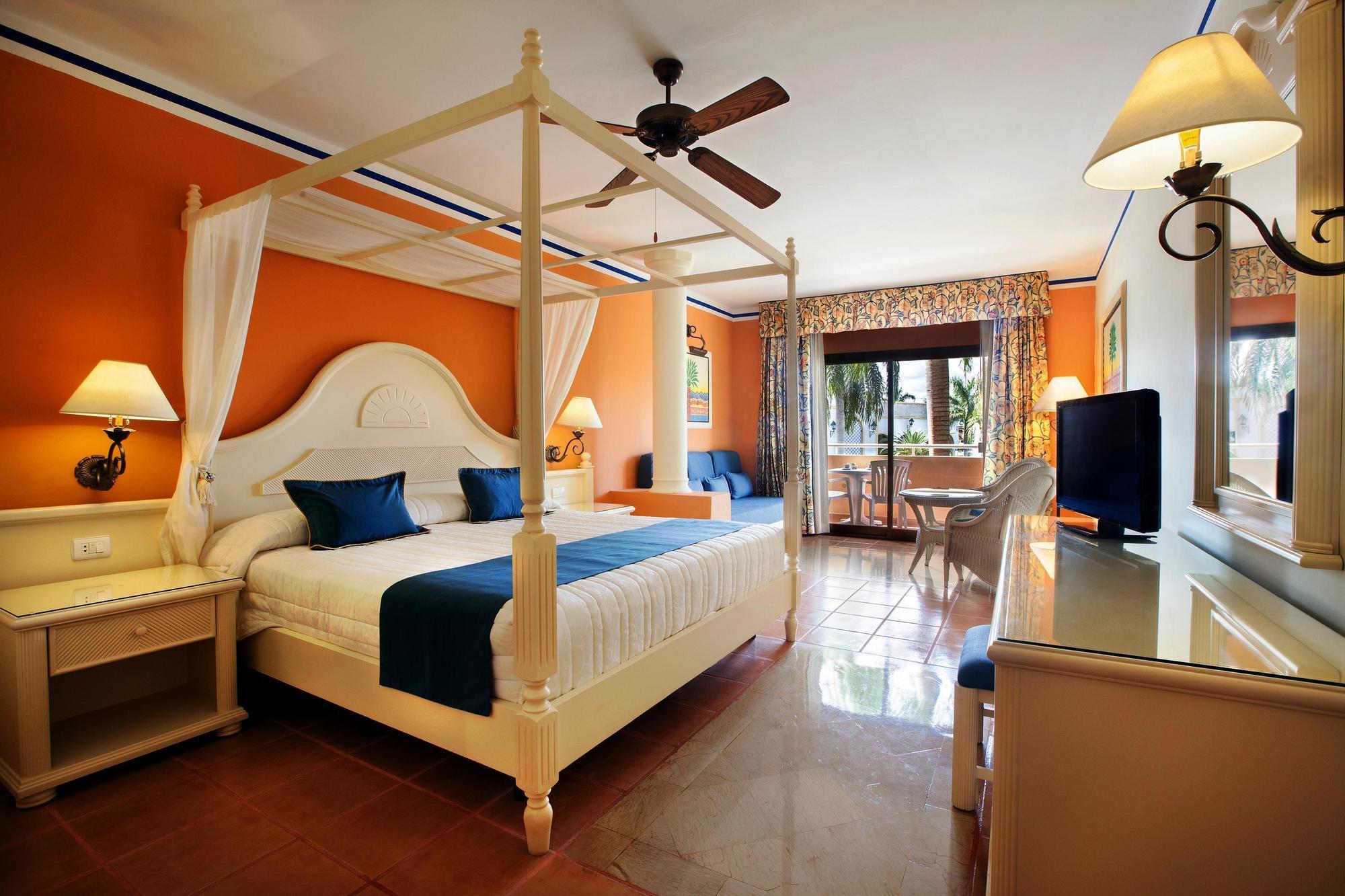 Bahia Principe Grand Bavaro - All Inclusive Punta Cana Esterno foto A room at the Iberostar Grand Hotel at Playa del Inglés, Gran Canaria